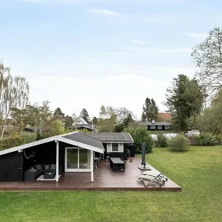 A Gem Close To And Town Feriehus Hornbæk